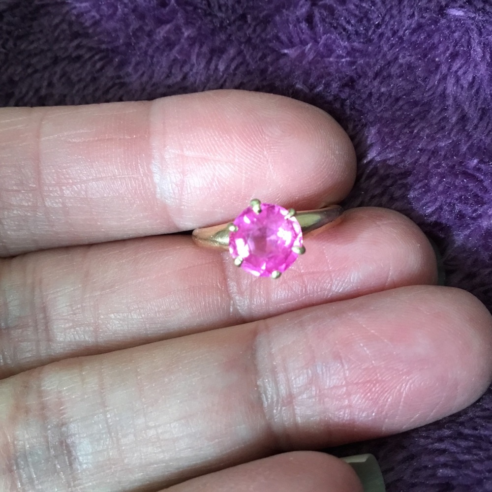 Vintage 14K yellow gold Pink Sapphire Solitaire Ring